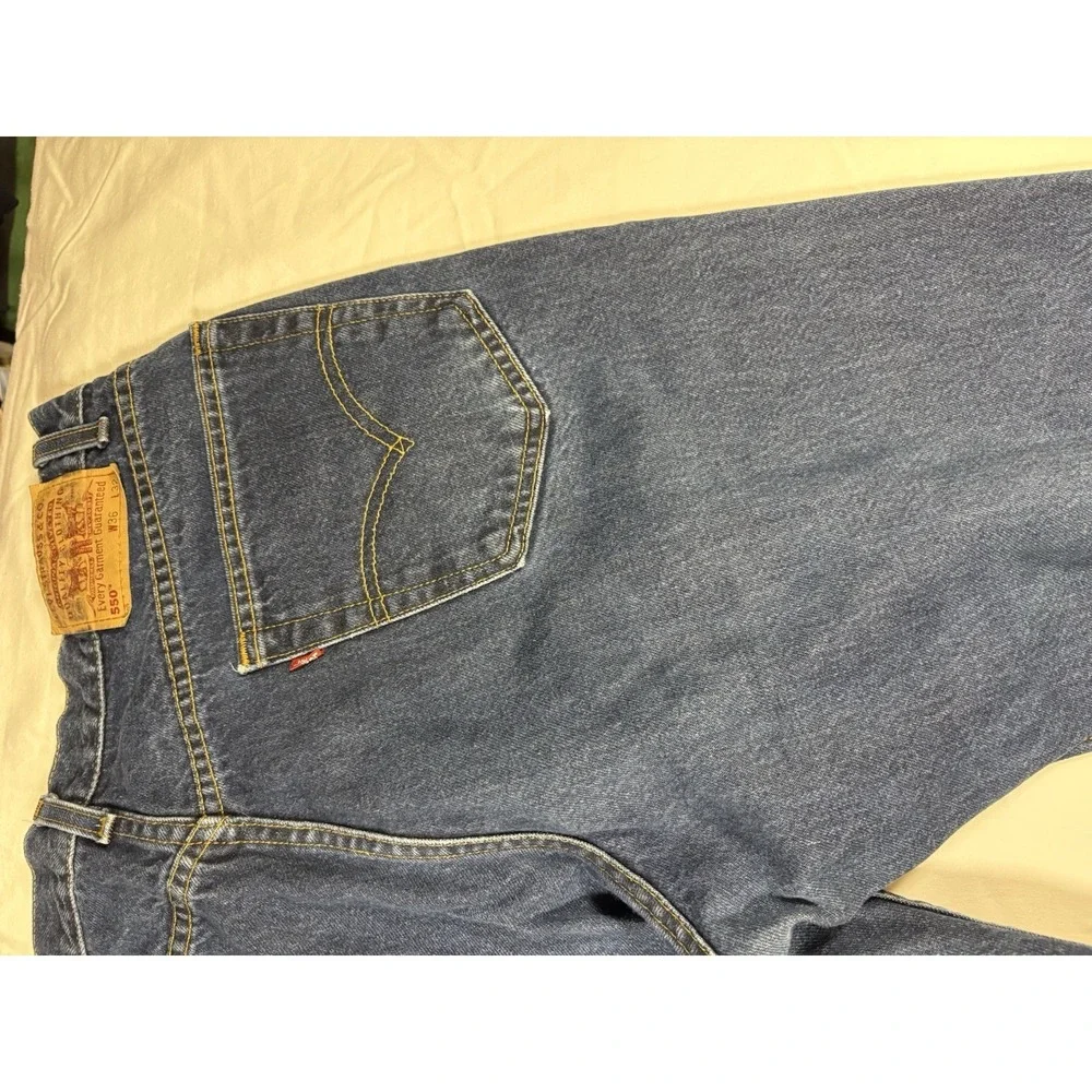 Vintage Levis 550 Jeans Mens 36x32 Medium Blue Relaxed Fit Tapered Leg Denim 90s